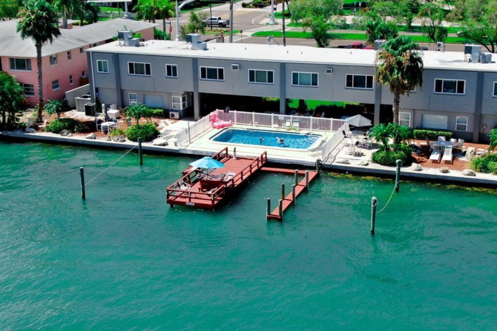 102-Tiny Treasure-Waterfront With Heated Pool Apartment St. Pete Beach Exterior foto