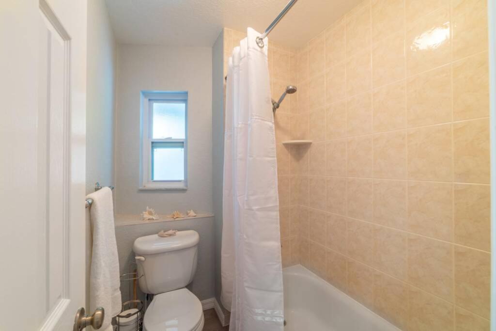 102-Tiny Treasure-Waterfront With Heated Pool Apartment St. Pete Beach Exterior foto