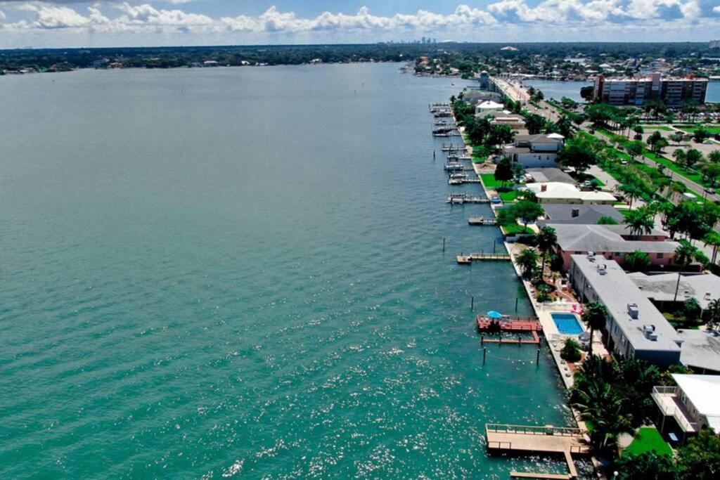 102-Tiny Treasure-Waterfront With Heated Pool Apartment St. Pete Beach Exterior foto