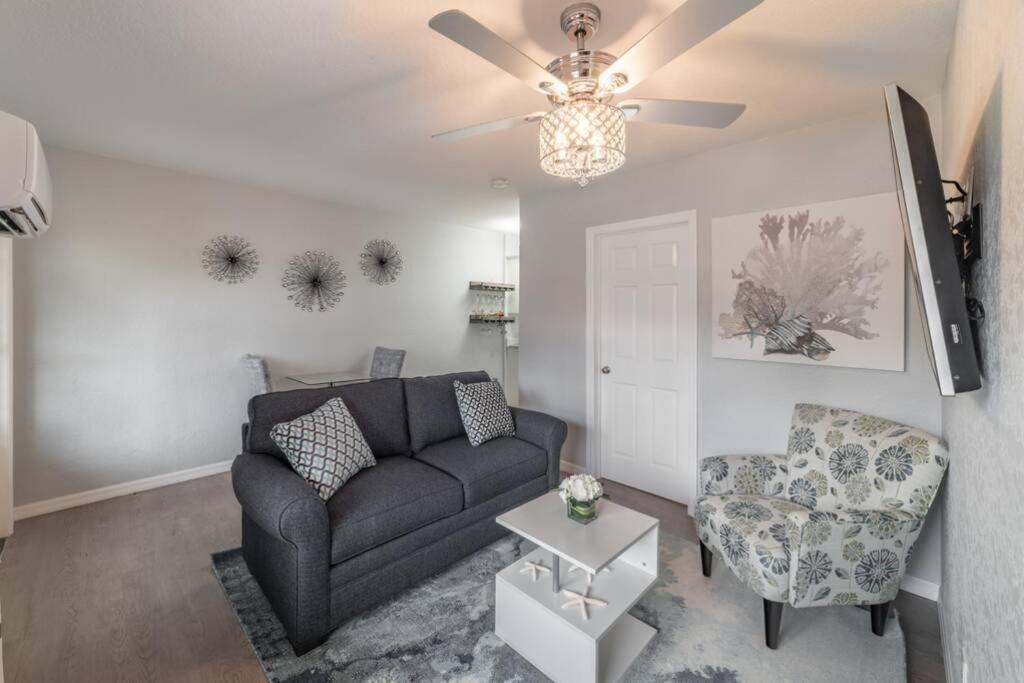102-Tiny Treasure-Waterfront With Heated Pool Apartment St. Pete Beach Exterior foto